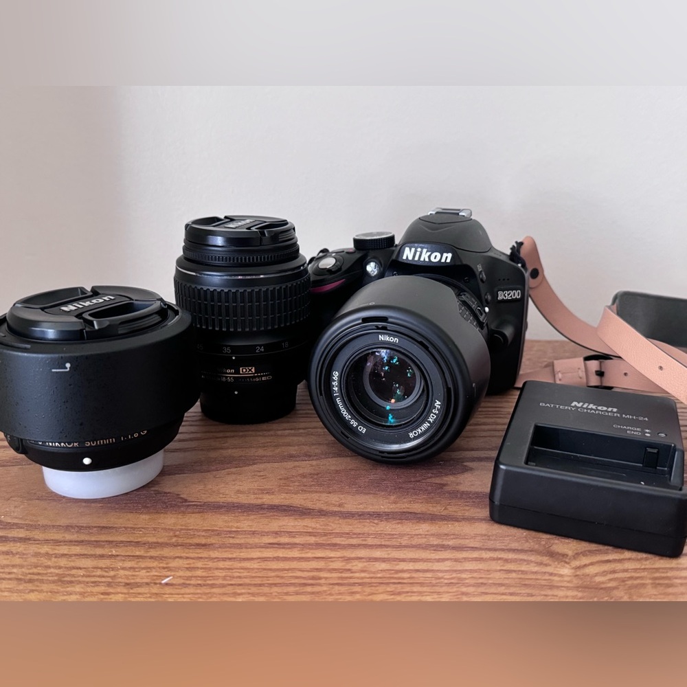 Nikon D3200 camera & lens bundle